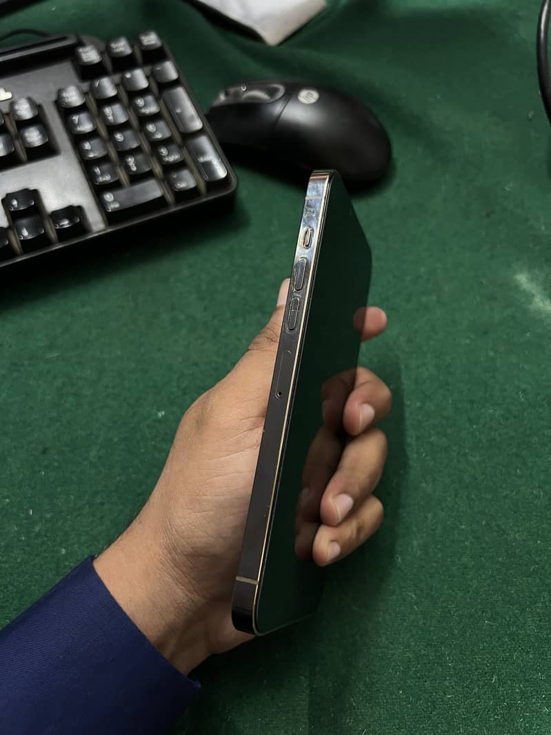 Iphone 13 pro max 5