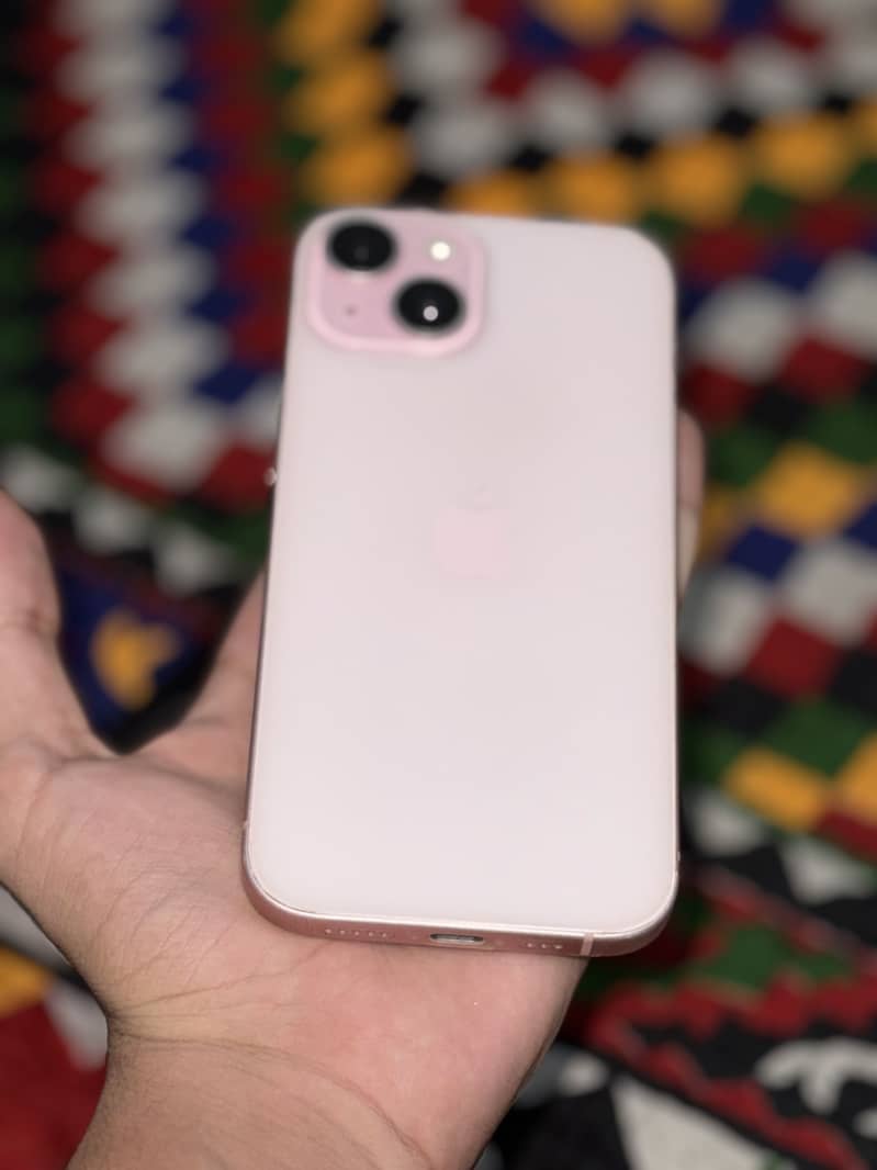 Apple iPhone 15 4