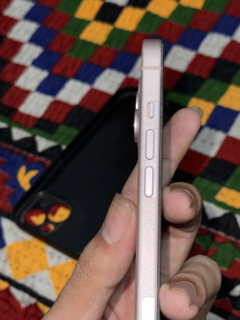 Apple iPhone 15 10
