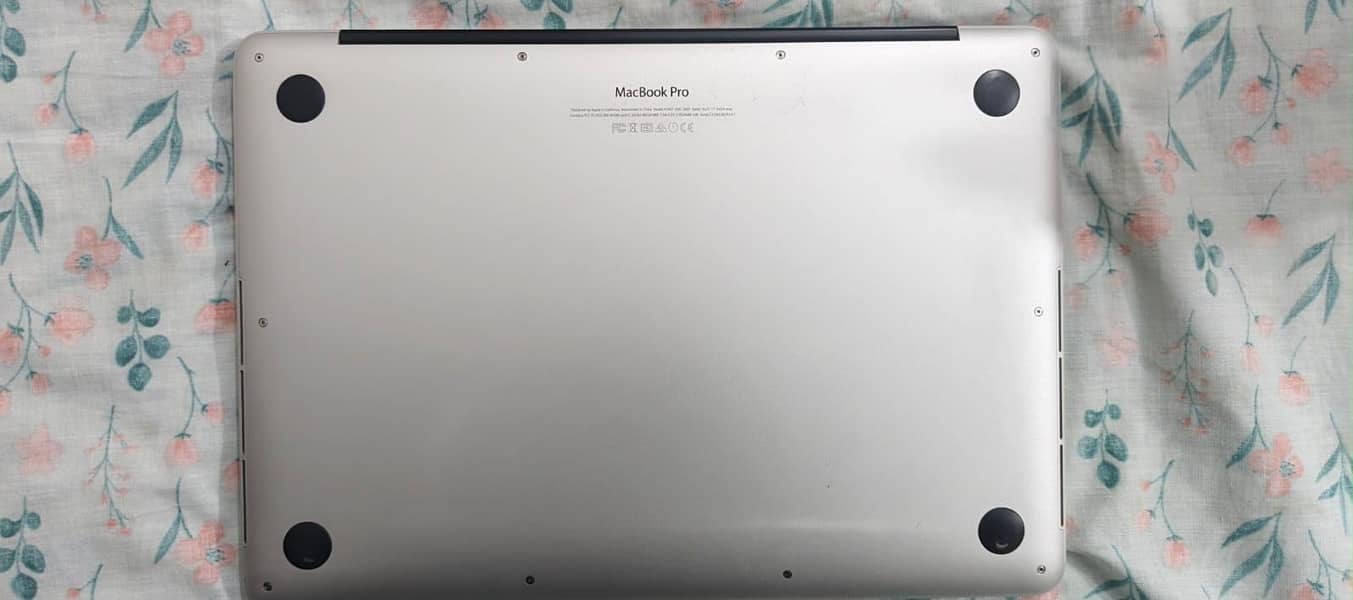 Apple Macbook Pro 1