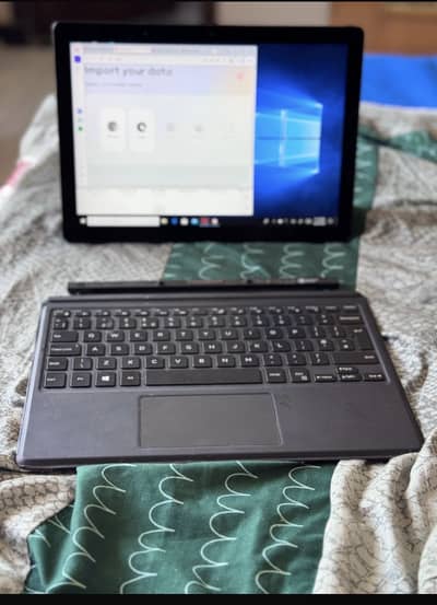 Dell  Dell Latitude 5290 2-in-1 ماڈل ہے۔