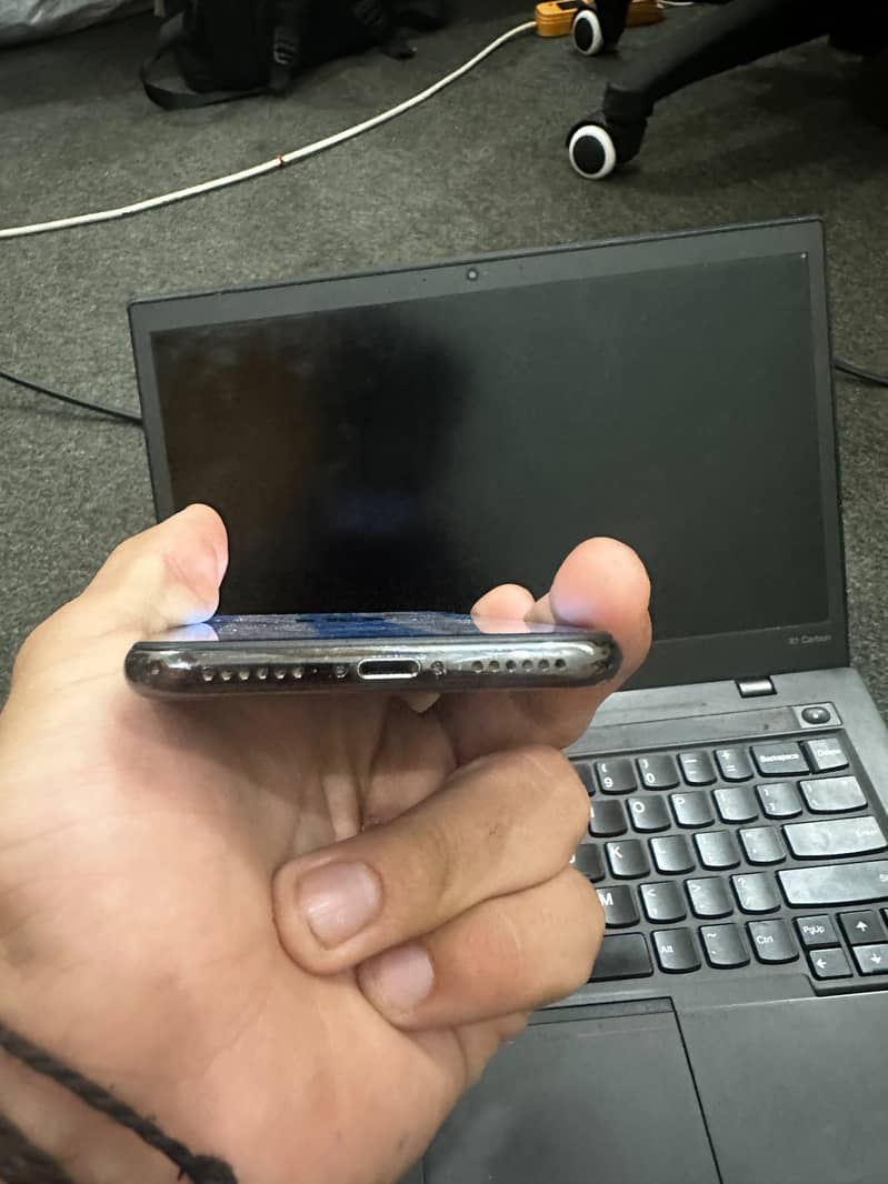 Apple iPhone X 5