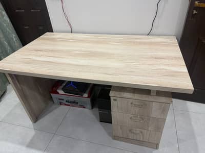 Computer table for sale