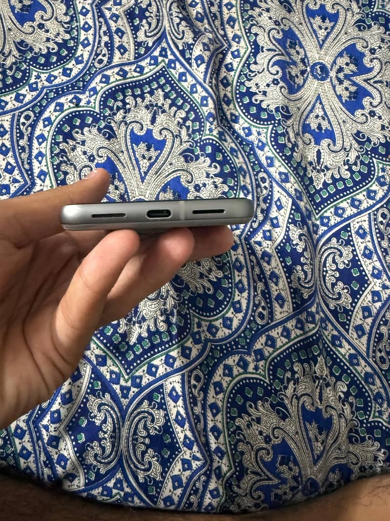Google Pixel 8 1