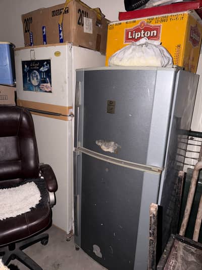 Dawlance Double Door Refrigerator – Needs Gas Refill