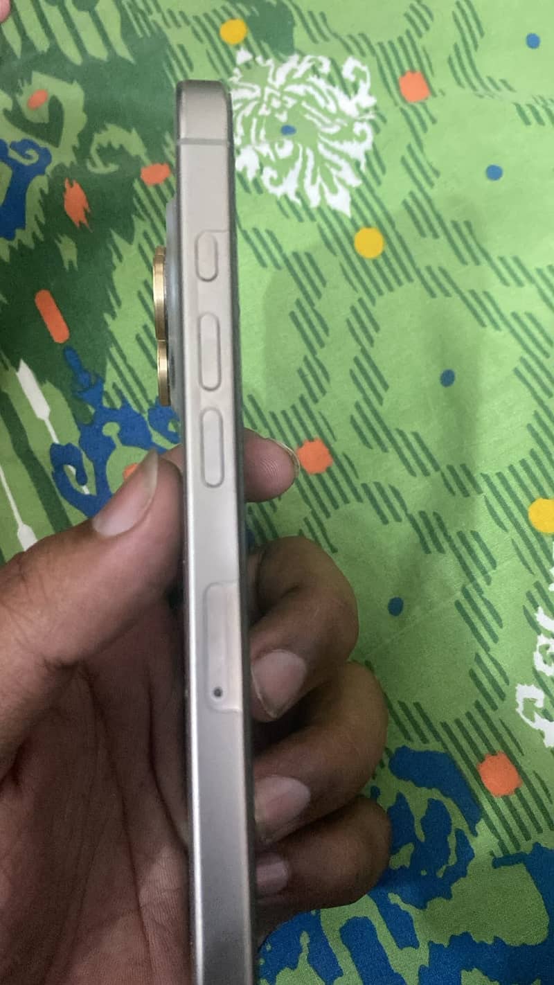 Apple iPhone 16 Pro Max 2