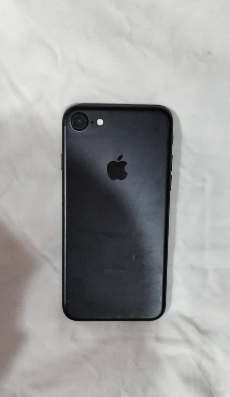 Apple iPhone 7 0