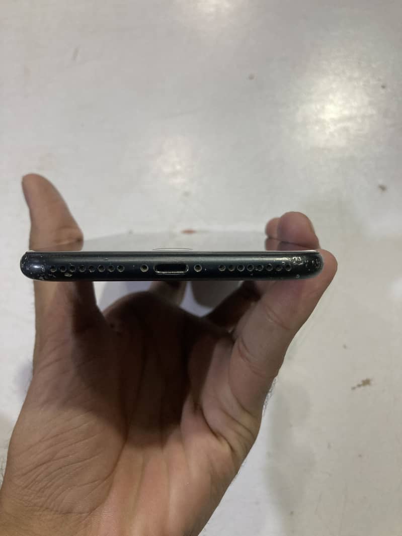 Apple iPhone 7 Plus 2