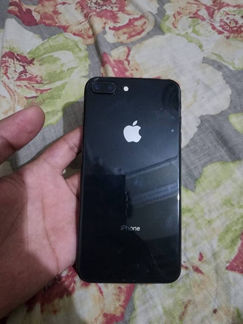 Apple iPhone 8 Plus 2