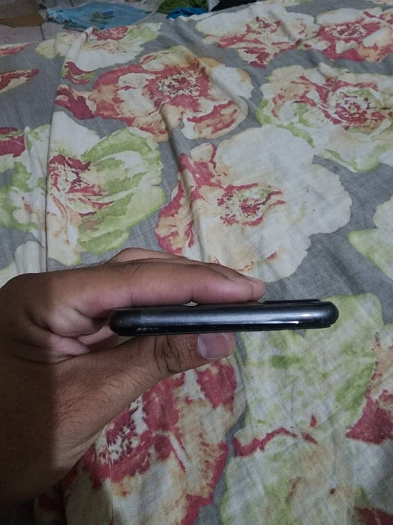Apple iPhone 8 Plus 4