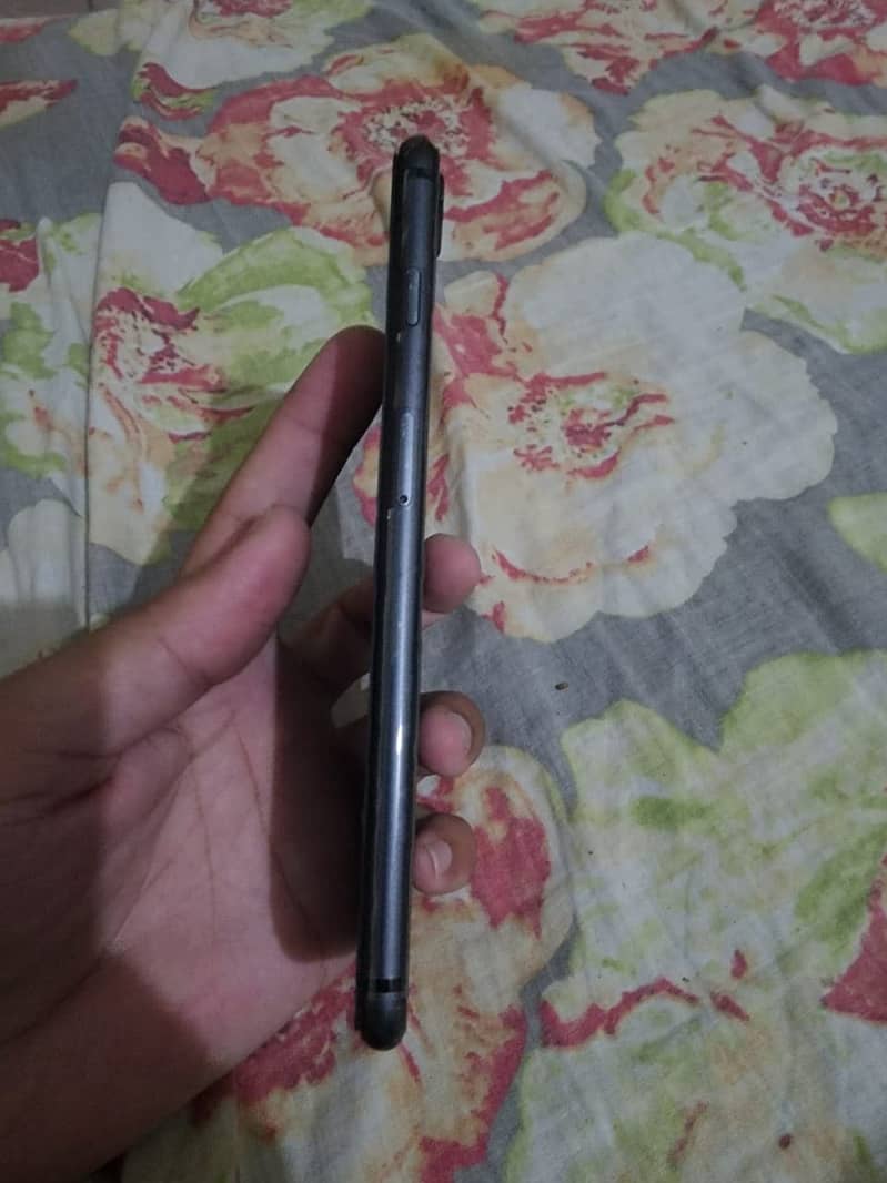 Apple iPhone 8 Plus 5