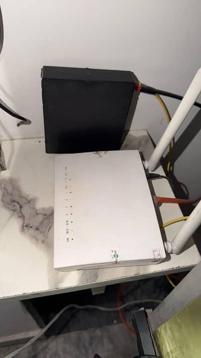 Fiber WiFi Router / GPON ONU – Dual Antenna – Excellent Condition