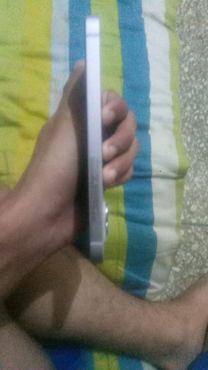iPhone 14 3