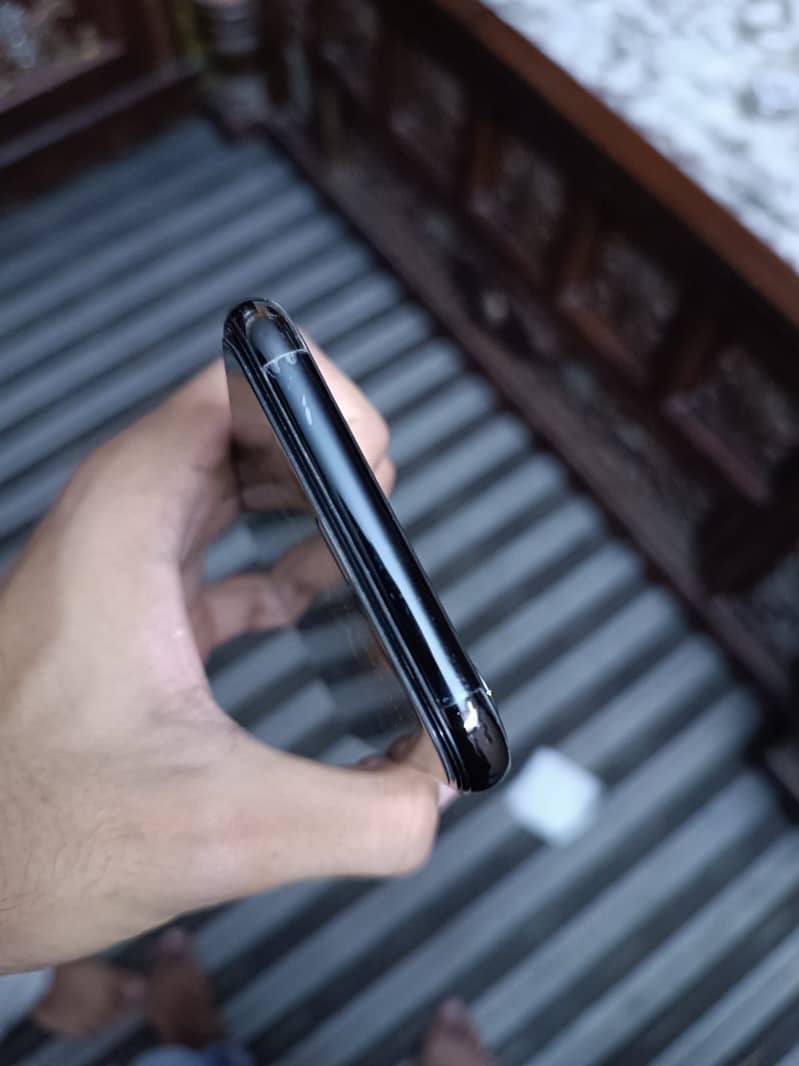 Apple iPhone X 5