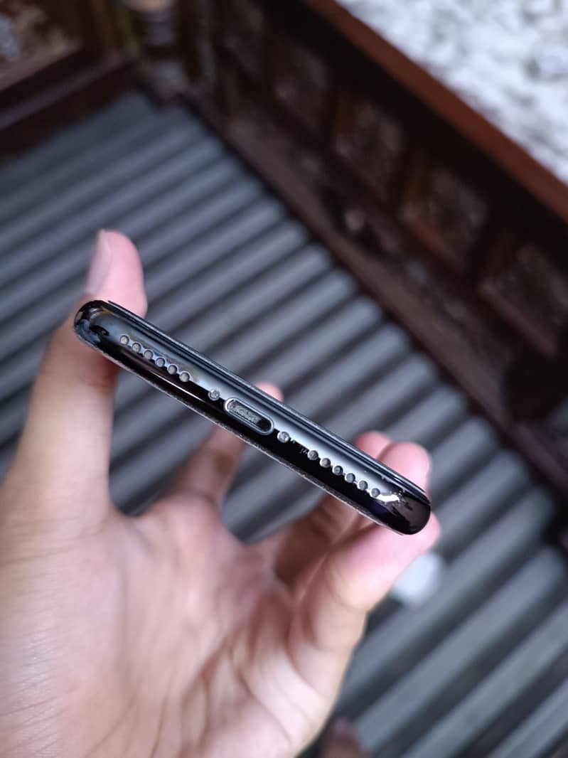 Apple iPhone X 6