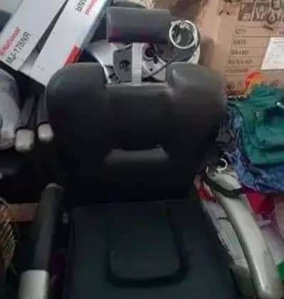 parlour k liye bht achi chair hai