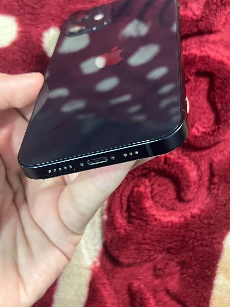 iPhone 12 3