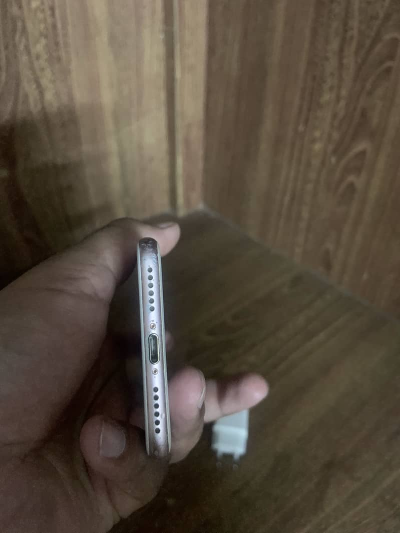 Apple iPhone 7 1