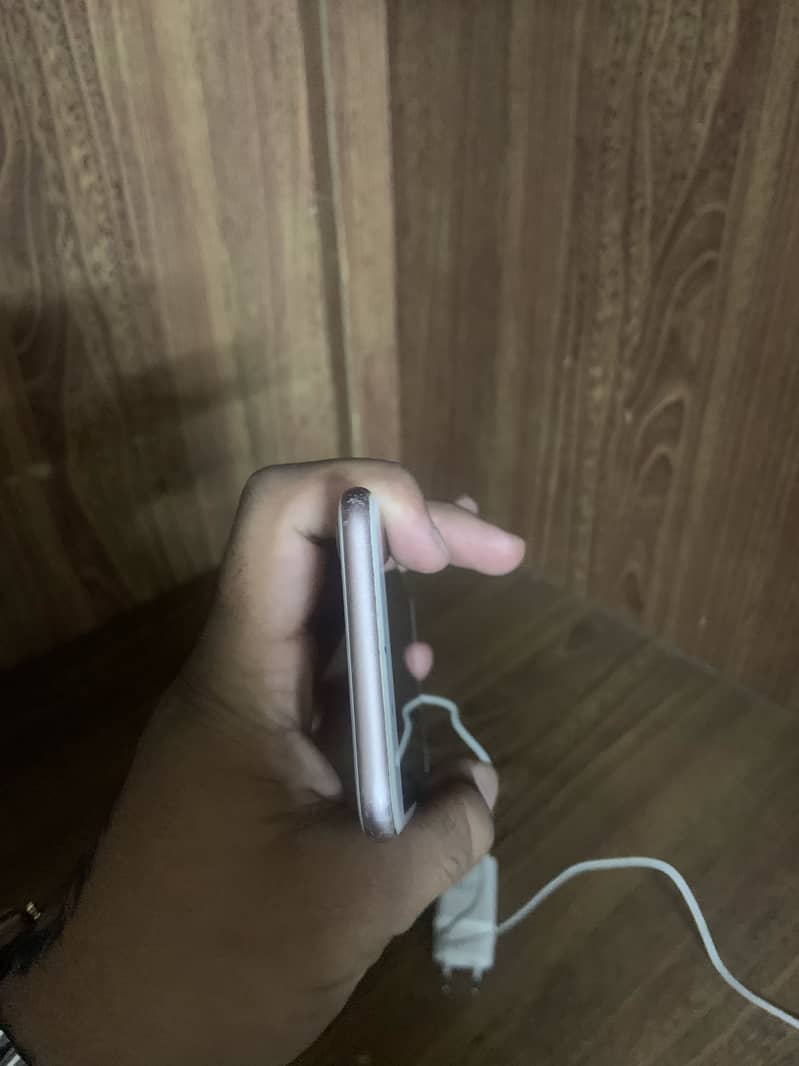Apple iPhone 7 2