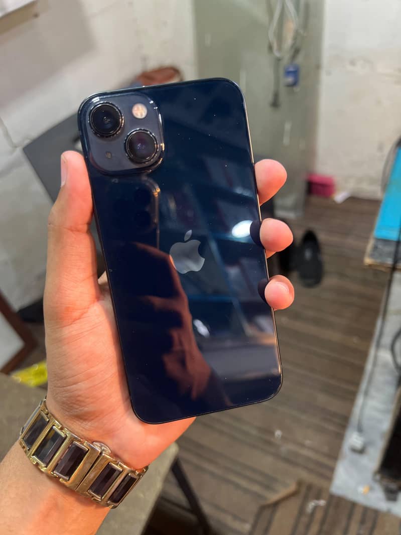Apple iPhone 13 1