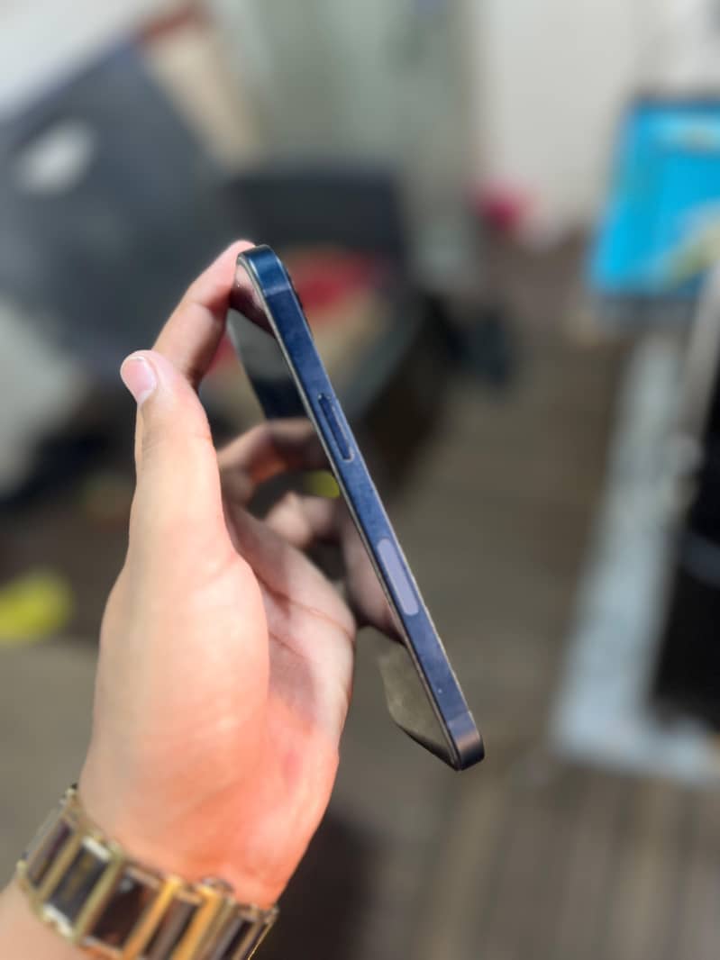 Apple iPhone 13 3