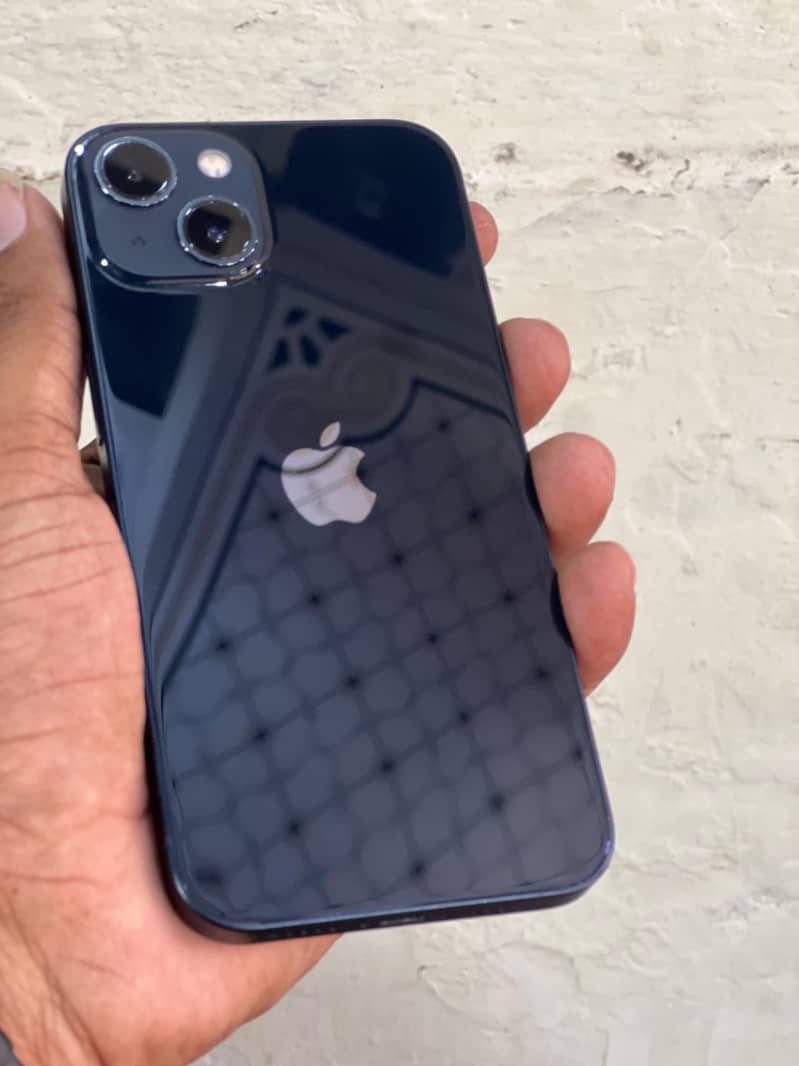 Apple iPhone 13 4