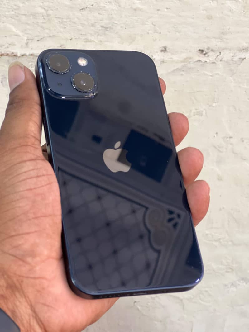 Apple iPhone 13 5