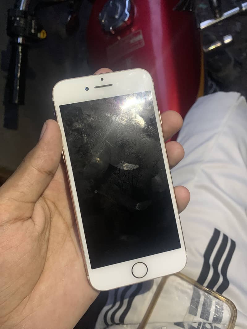 Apple iPhone 7 2