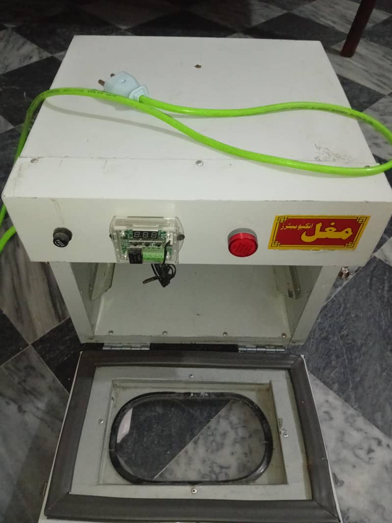 Egg Incubator 4