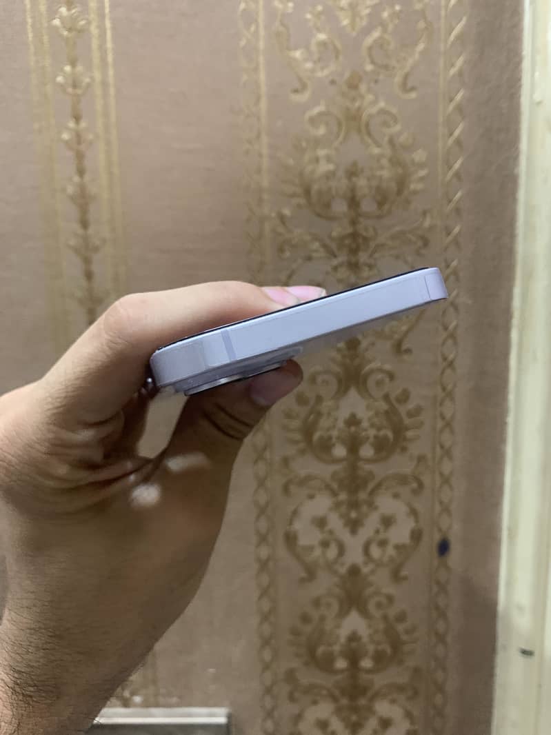 Apple iPhone 14 2