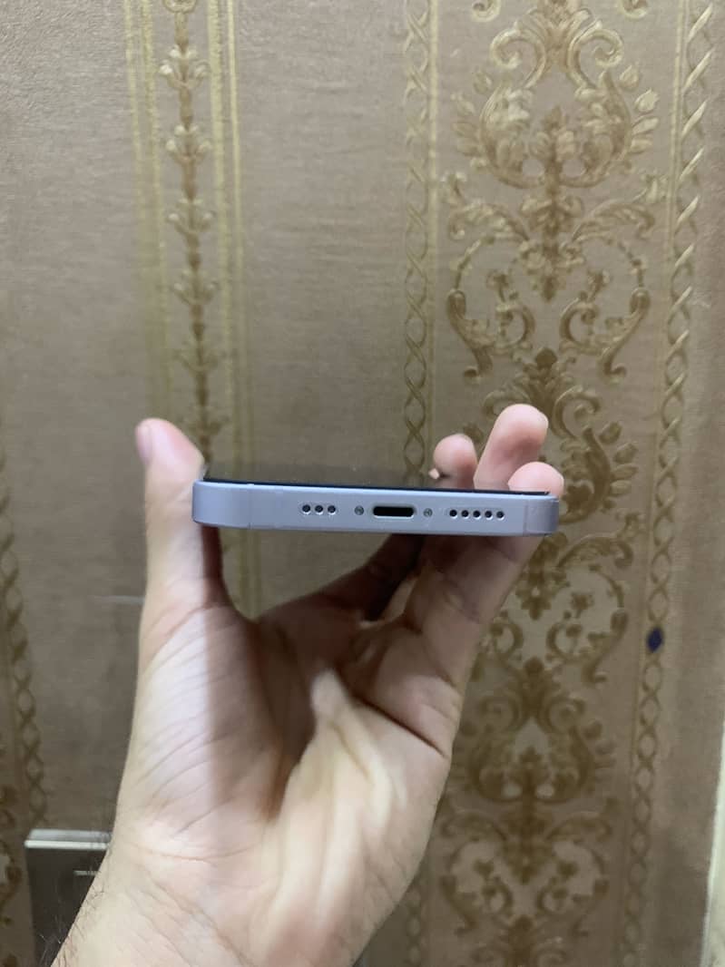 Apple iPhone 14 3