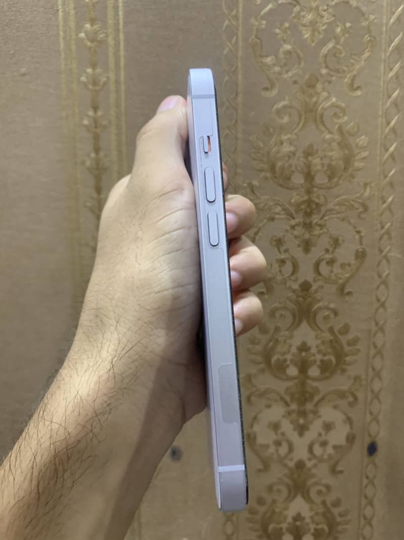 Apple iPhone 14 4