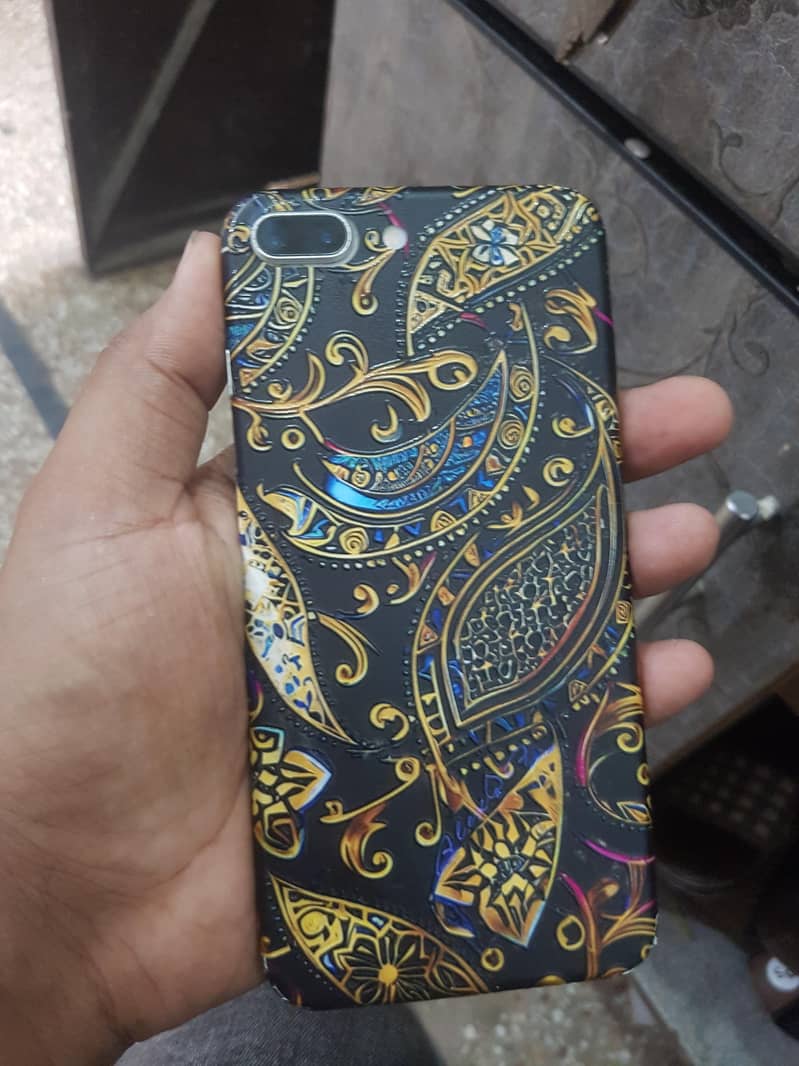 Apple iPhone 8 Plus 3