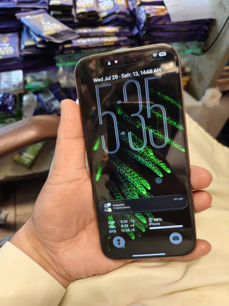 Apple iPhone 16 Pro Max 5