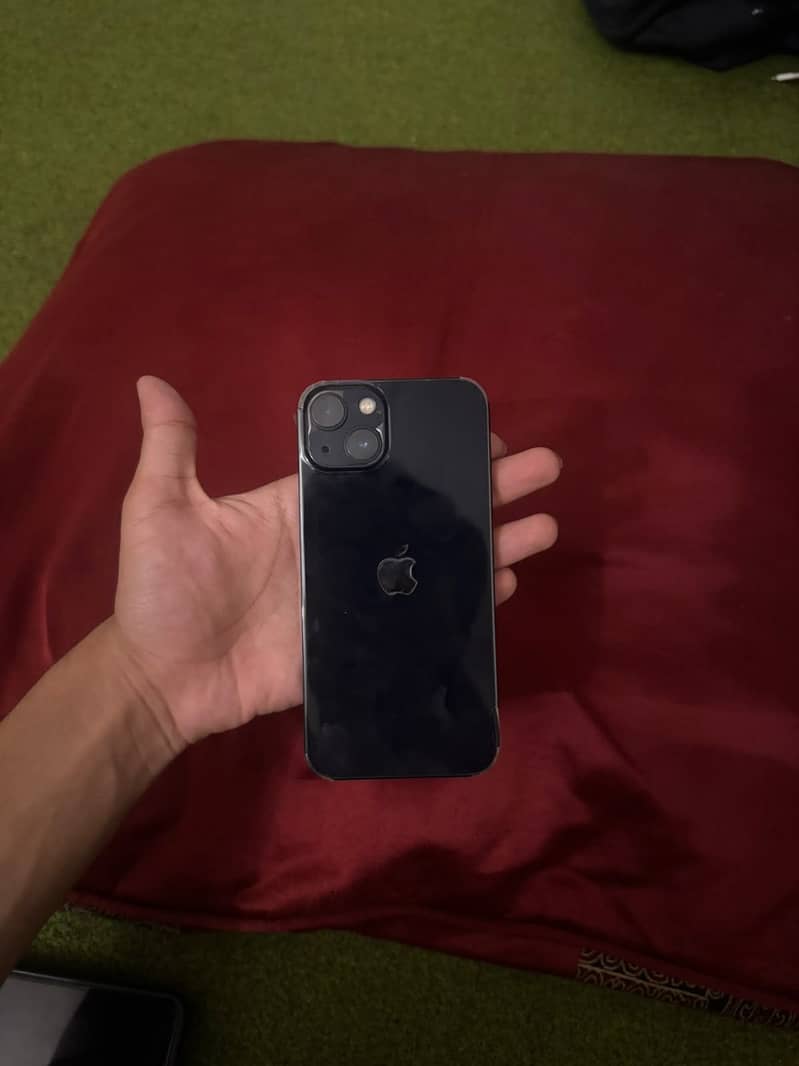 Apple iPhone 13 2