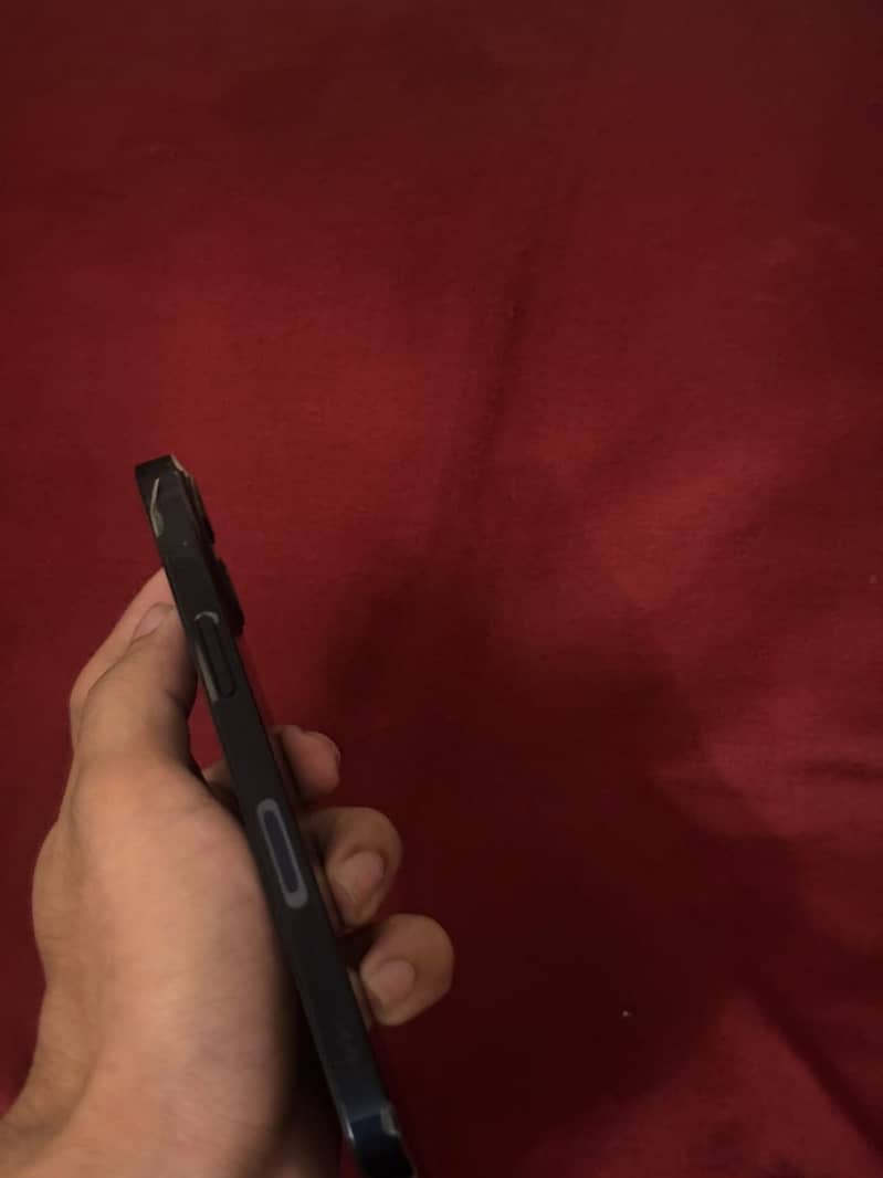 Apple iPhone 13 5