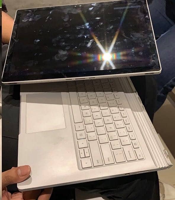 Microsoft Surface Book 2 3