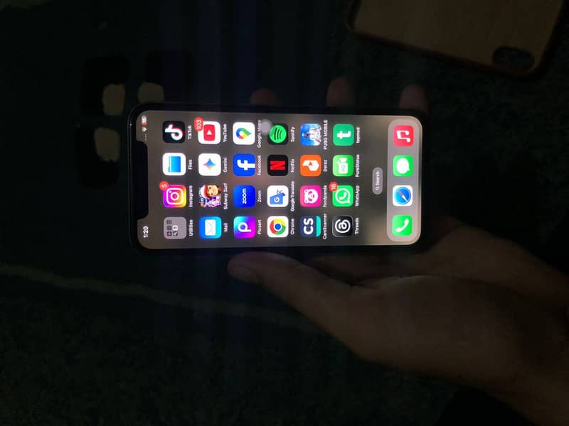 Apple iPhone X 0