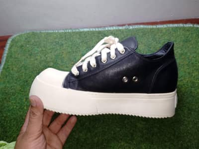 branded original shoes size 8 number euro 42