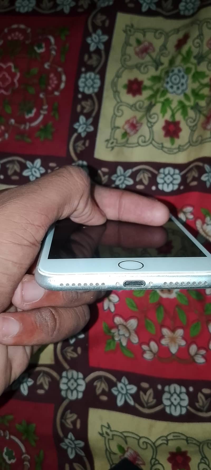 Apple iPhone 8 Plus 1