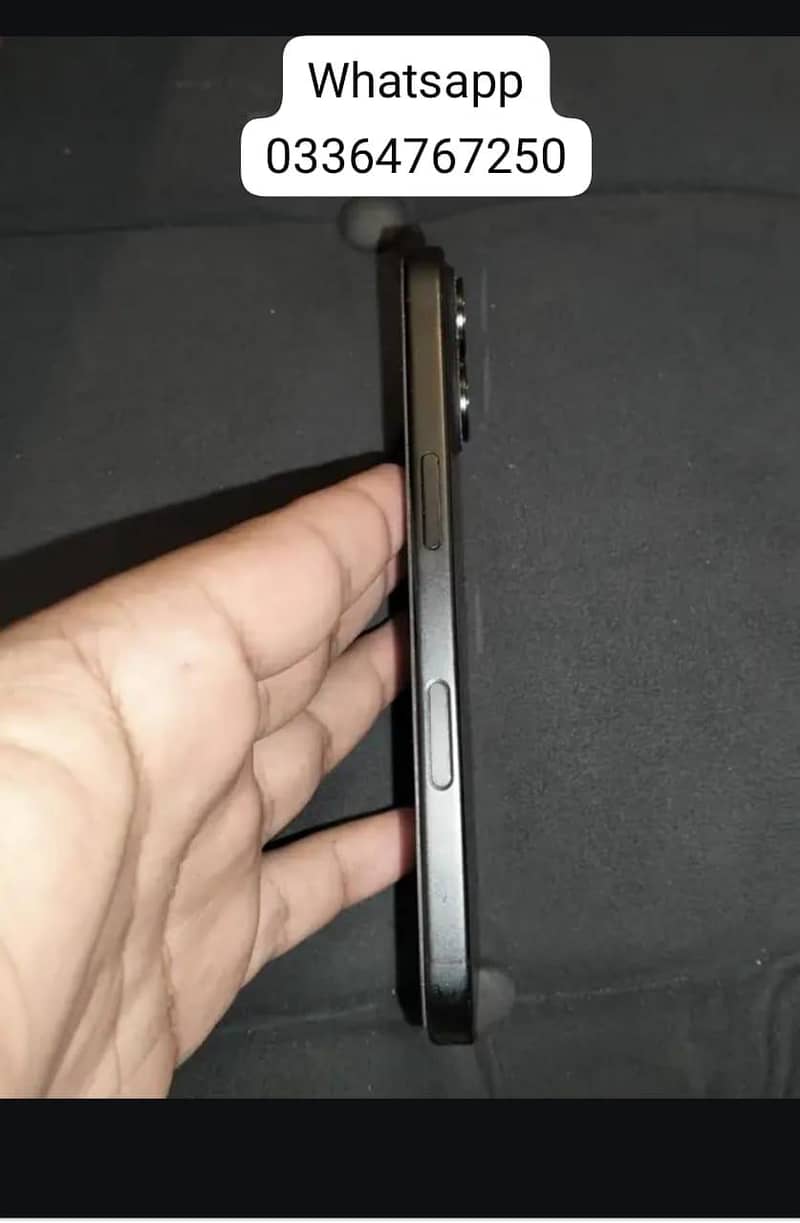 Apple iPhone 16 3