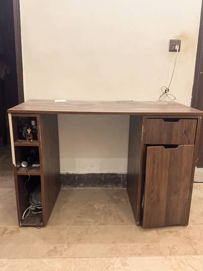 Executive Workstation table