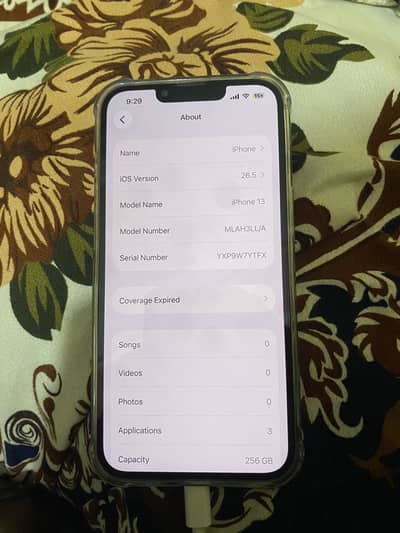Apple iPhone 13
