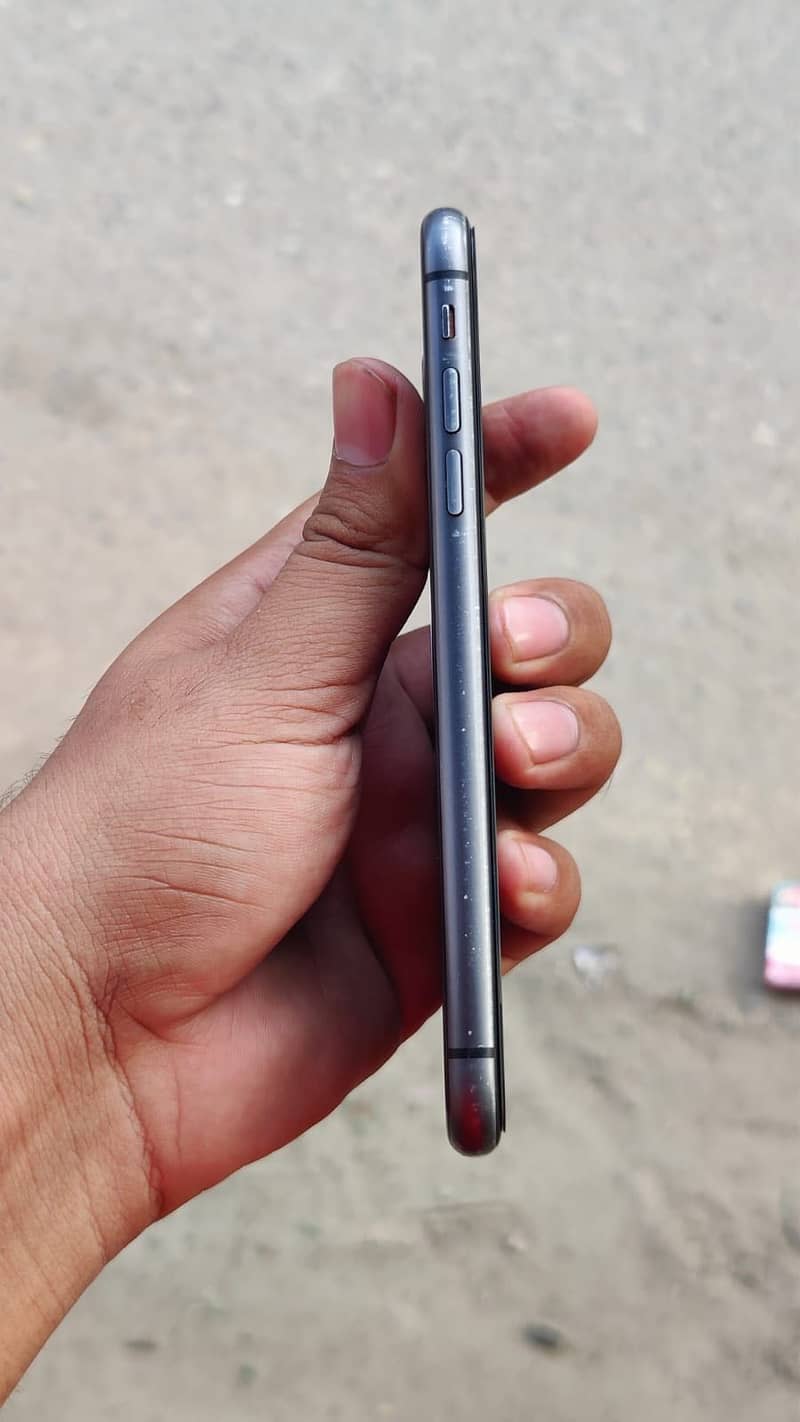 Apple iPhone 11 5