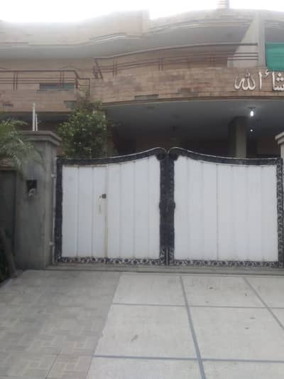 10 Marla Beautiful House for Sale | Prime Location Near Allah ho Chowk jinnah Hospital joher Town Phase 1