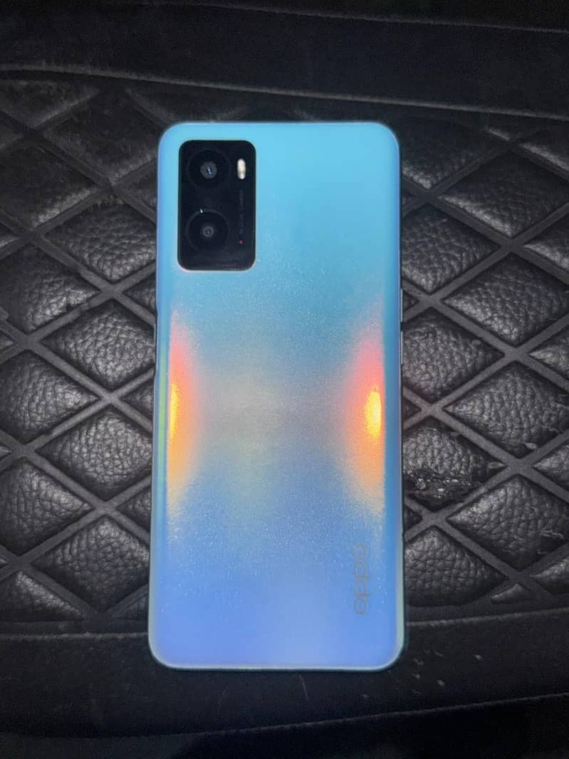 OPPO A76 1