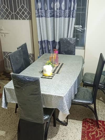 glass dinning with chairs