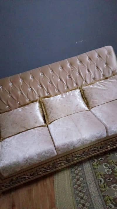 Slightly use  7 seater sofa set Nursury Market karachi