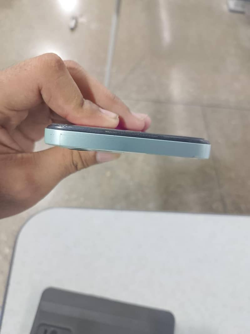 Realme C35 3