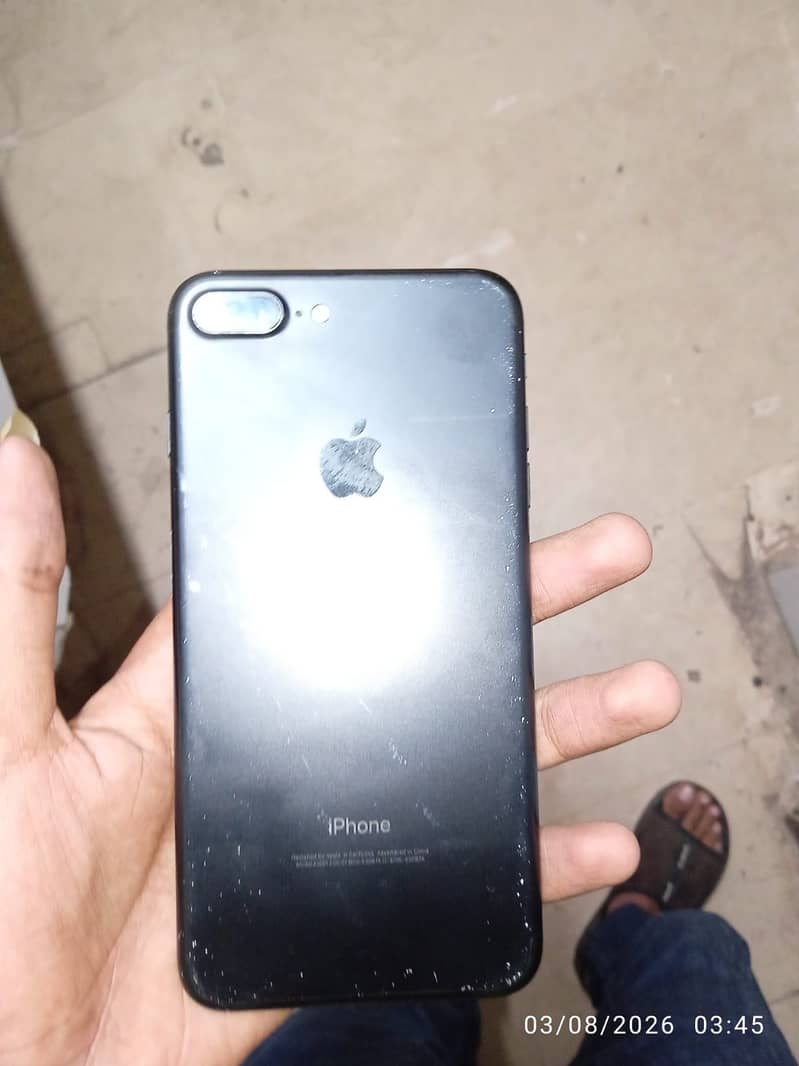 Apple iPhone 7 Plus 3